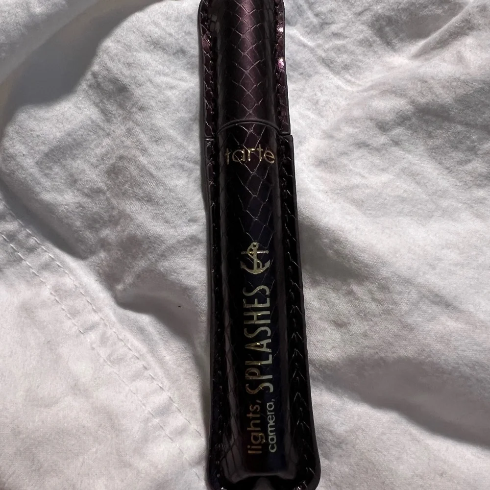 NIB Taste Lights, Camera, Splashes™ Waterproof Mascara Instant Eye Lift Black